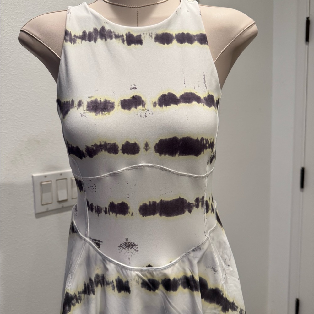 Lululemon Court Crush Tennis Dress NWOT Pockets Built in Shelf Bra Size 4 $138 - Picture 10 of 11